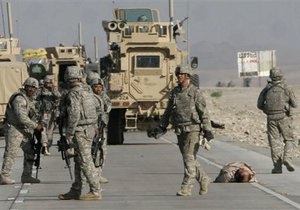 Афганістан - солдати - обстріл
