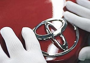 Автомобілі Toyota - ремонт автомобілів - Найбільший японський автовиробник отримав багатомільйонний штраф через відкликання машин