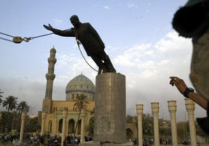 Володар бронзових сідниць зі знесеного пам ятника Хусейну вирішив продати їх