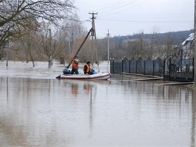 Паводок - вода - Постраждала від паводку Західна Україна нарікає на владу і погоду