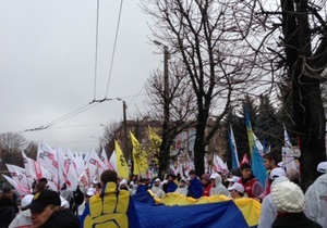 На мітинг опозиції в Києві прийшли близько п яти тисяч осіб