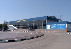 Компанія сина Януковича заявила, що не купувала аеропорт Сімферополя
