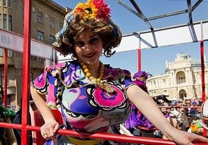 В Одесі пройшов першоквітневий карнавал