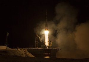 МКС - Новий екіпаж доставлено на МКС за рекордно короткий термін