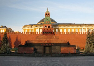 Красна площа - побиття - охоронець - Мавзолей