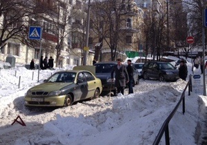 ДТП Київ - У центрі Києва зіткнулися п ять автомобілів