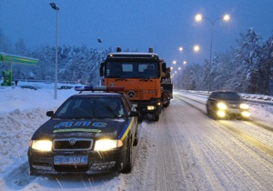 Водіїв вантажівок і фур просять не в’їжджати у Київ сьогодні вночі і завтра вдень