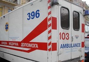 В Житомирській області звільнили зі снігової пастки дві машини швидкої допомоги