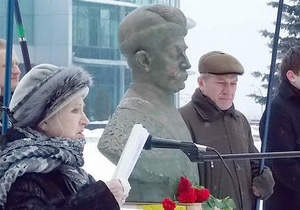 У Києві встановили тимчасовий бюст Мазепи