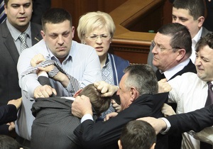 Свобода: Регіонал Семенюк розбив депутату Ірині Сех обличчя