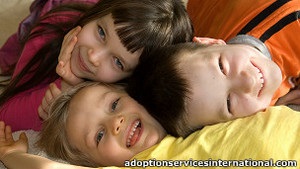 Американці хочуть всиновлювати українських дітей