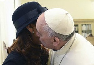 Аргентина просить Папу допомогти в питанні статусу Фолклендських островів