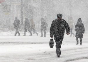 Сильні снігопади в Україні: Без електрики залишаються понад 300 населених пунктів
