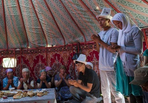 Корреспондент: Киргизькі полонянки. У Киргизстані давній звичай викрадення нареченої набув кримінальних рис