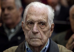 Диктатор - новини Аргентини - Колишнього аргентинського диктатора засудили до довічного ув язнення