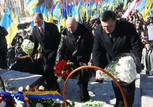 Лідери опозиції вшанували пам ять Шевченка в центрі Києва