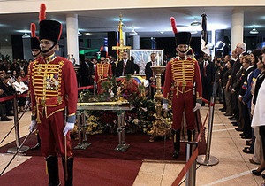 новини Венесуели - смерть Уго Чавеса - похорон Чавеса