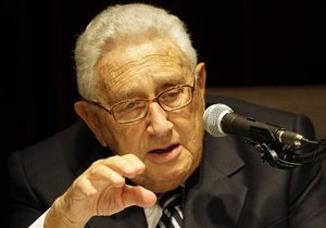 Генрі Кіссінджер впав у своєму будинку і травмувався