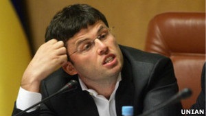 Парламент заблоковано, одного депутата позбавлено мандата