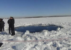 Падіння метеорита під Челябінськом - Метеоритна природа знайдених в озері Чебаркуль уламків не підтверджена - МНС