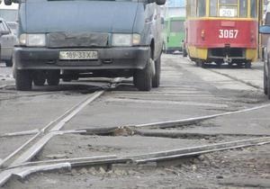 DW: Розбиті дороги. Чи можуть водії вплинути на ситуацію?