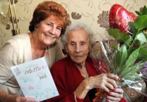 Британка кинула палити за два тижні до 102-го дня народження