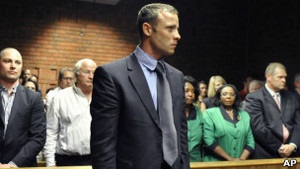 Адвокат: Пісторіус думав, що стріляє в грабіжника