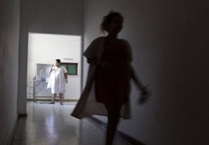 У Казахстані школяр виграв суд проти лікарів, які діагностували у нього вагітність
