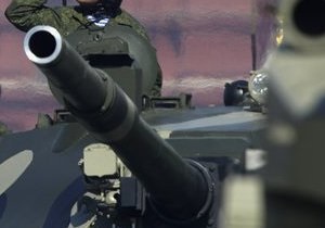У Росії командир танка випадково розрядив машину в солдата