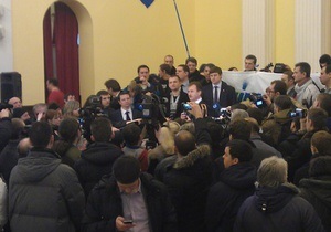 Мітингувальники захопили колонний зал Київради