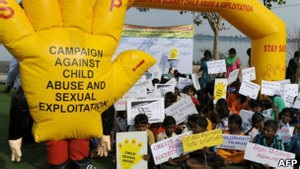 HRW: в Індії знущаються над дітьми-жертвами сексуального насильства