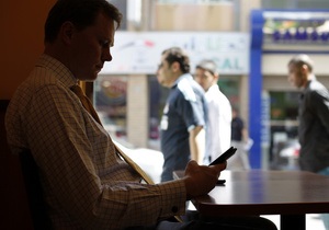 В одному з німецьких ресторанів заборонили користуватися мобільними телефонами