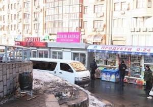 Азаров відвідав супермаркет - новини Києва - На Печерську після візиту Азарова закрили секс-шоп