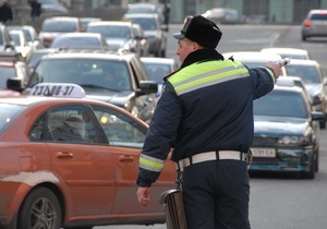 Новини Харкова - У Харкові п яному водієві, який вибив скло в автомобілі ДАІ, загрожує тюремний термін