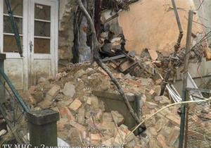 Через негоду в Ужгороді обвалилася стіна житлового будинку