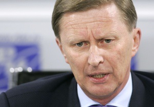 Янукович нагородив главу адміністрації Путіна орденом