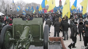 ВВС Україна: Річниця Бою під Крутами. Чиновники, священики і пенсіонери