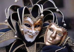 В Італії відкривається венеціанський карнавал