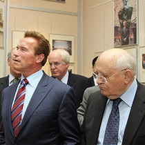 Горбачов провів зустріч зі своїм  старим другом  Арнольдом Шварценеггером
