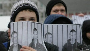 Павличенко-старший відмовляється відповідати на запитання прокурора