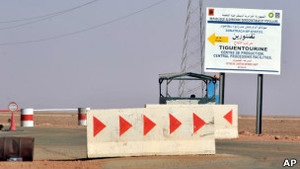 Спецназ оточив бойовиків на газовому заводі в Алжирі