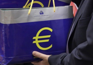 Євро повертається до річних максимумів на міжбанку
