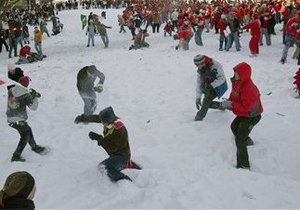 У Петербурзі відбувся заборонений флешмоб Снігова битва