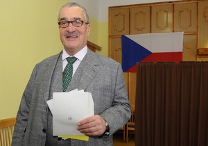 Кандидат у президенти Чехії потрапив у ДТП біля виборчої дільниці