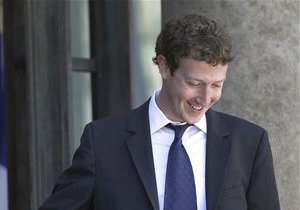 Facebook запропонував відправити повідомлення Цукербергу за 100 доларів