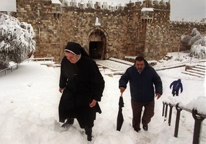 В Єрусалимі через аномальний снігопад закрили школи і дитсадки