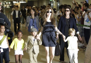 Діти Анджеліни Джолі й Бреда Пітта випадково викликали додому наряд поліції й вертоліт