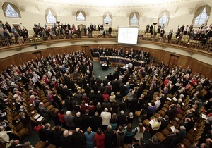 Англіканська церква вирішує питання стосовно єпископів-гомосексуалістів