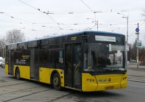 У Києві з автобуса випала пасажирка