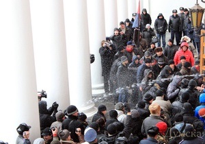 Прокуратура почала розслідування штурму будівлі Одеської міськради
